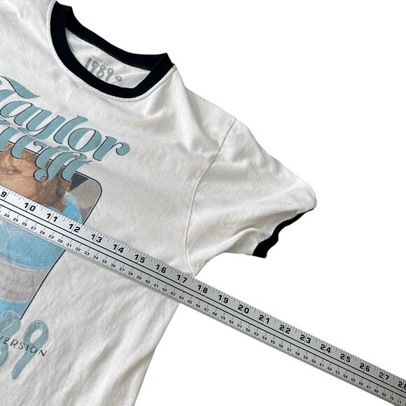 Taylor Swift 1989 Taylor's Version Photo Ringer T-Shirt Adult’s Small Off-White - Picture 6 of 8